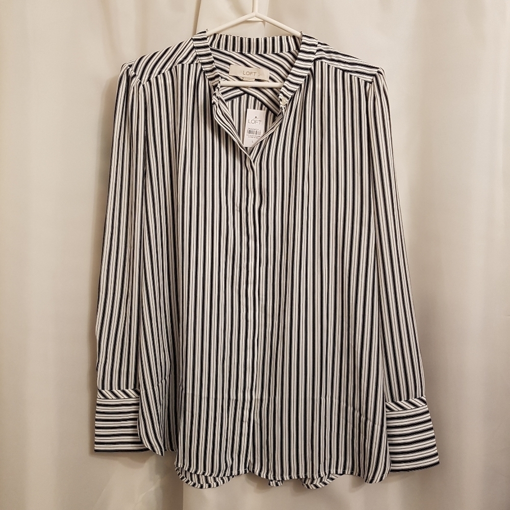 Loft women's size Large dark blue and white striped blouse, New